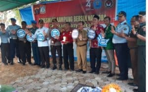 BNNK Balikpapan - Badan Narkotika Nasional (BNN) Kota Balikpapan terus  berkomitmen dalam memerangi penyalahgunaan narkoba di masyarakat,  mengingat peredaran narkotik sudah sampai ke pedesaan. Kepala BNNP kaltim  Brigjen Pol Raja Haryono melalui Ka BNNK Balikpapan Muhammad Daud mengajak aparat kewilayahaan dan elemen masyarakat di pedesaan bersama-sama memberantas kejahatan narkotik.