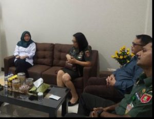 BNNP Kalimantan Timur - DR. R Hardjanto dengan Dua orang dokter yaitu dr. Ragu Rahman, Sp.KJ dan Ibu dr. Olifia,Sp.PK. lakukan kunjungan Ke BNNK Balikpapan