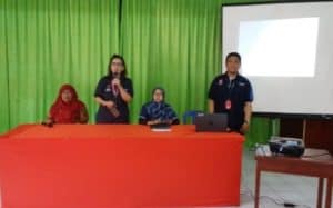 BNNK Balikpapan - mencegah penyalahgunaan narkoba di kalangan siswa pelajar, BNNK Balikpapan Kasi P2M Sri Lestari D,SE,MM. mewakili Ka.BNNK Balikpapan Muhammad Daud SH menjadi Narasumber di SMK Panca Darma Balikpapan Jum,at (02/08/2019) di Aula SMK Panca Darma.