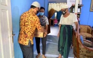 BNNP Kalimantan Timur - BNN Kota Balikpapan Menyampaikan Sumbangan Sembako kepada Yayasan Pondok Pesantren Assakinah.