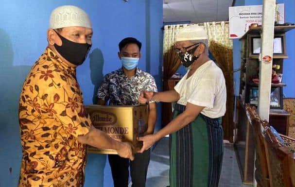 BNNP Kalimantan Timur - BNN Kota Balikpapan Menyampaikan Sumbangan Sembako kepada Yayasan Pondok Pesantren Assakinah. BNNP Kalimantan Timur - BNN Kota Balikpapan Menyampaikan Sumbangan Sembako kepada Yayasan Pondok Pesantren Assakinah.