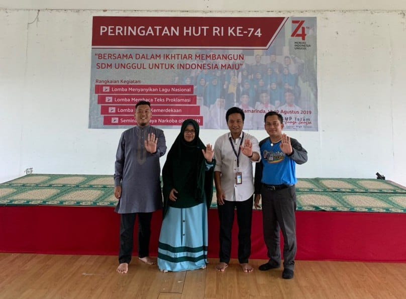 BNNK Samarinda - BADAN Narkotika Nasional Kota Samarinda  memberikan  sosialisasi  bahaya narkoba dan pencegahan penyalahgunaan  narkoba pada kegiatan Sosialisasi Tatap Muka di Aula Pertemuan SMP Islam Bunga Bangsa Jalan  DI Panjaitan Samarinda dengan  tema Membangun SDM Unggul Indonesia Maju.