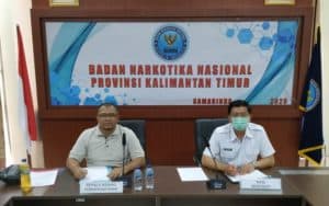 BNNP Kalimantan Timur - Melalui Video Conference Drs. Fatkhur Rahman SH., M.M selaku Dir Wastahti Deputi Pemberantasan BNN memberikan arahan dalam langkah-langkah penanganan dan pencegahan Covid -19 bagi tahanan di masing masing BNNP .