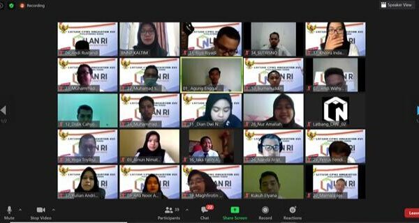BNNP Kaltim - 37 orang CPNS Dosen Universitas Mulawarman dan Politeknik Negeri Samarinda secara virtual menggunakan aplikasi Zoom Meeting, di beri Bekal Bahaya Narkoba