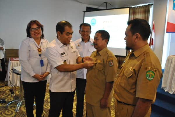 BNNP Kaltim - Badan Narkotika Nasional Provinsi (BNNP) Kaltim  melaksanakan sosialiasasi upaya peningkatan wawasan bahaya narkoba di kalangan Guru Dan Kepala Sekolah . Hal itu dilakukan untuk menekan jumlah penyalahgunaan narkoba di kalangan pelajar.