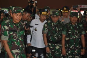 BNNP Kaltim - Panglima TNI Marsekal Hadi Tjahjanto secara resmi menutup Tentara Manunggal Membangun Desa (TMMD) di Lapangan Parkir Kompleks Stadion Sempaja, Kamis (8/8/2019).