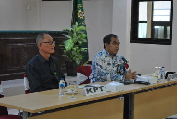 BNNP Kaltim – Belasan hakim Pengadilan tinggi Kalimantan timur beserta puluhan  pegawai dan tenaga honorer di Pengadilan Tinggi  Negeri (PN) Kalimantan Timur  menjalani tes urine, Senin ( 15 / 7 2019 ). Langkah ini dilakukan untuk membersihkan lingkungan pengadilan dari pengaruh narkoba.