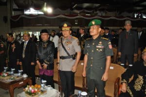 BNNP Kaltim - Ka.BNNP Kaltim Drs. Raja Haryono,SH.M.Hum yang di wakili oleh Kepala bidang Rehabilitasi Drs.Iwan Setyawan menghadiri Rapat Paripurna DPRD Provinsi Kaltim dengan agenda Peringatan Hari Ulang Tahun ke-63 Provinsi Kalimantan Timur