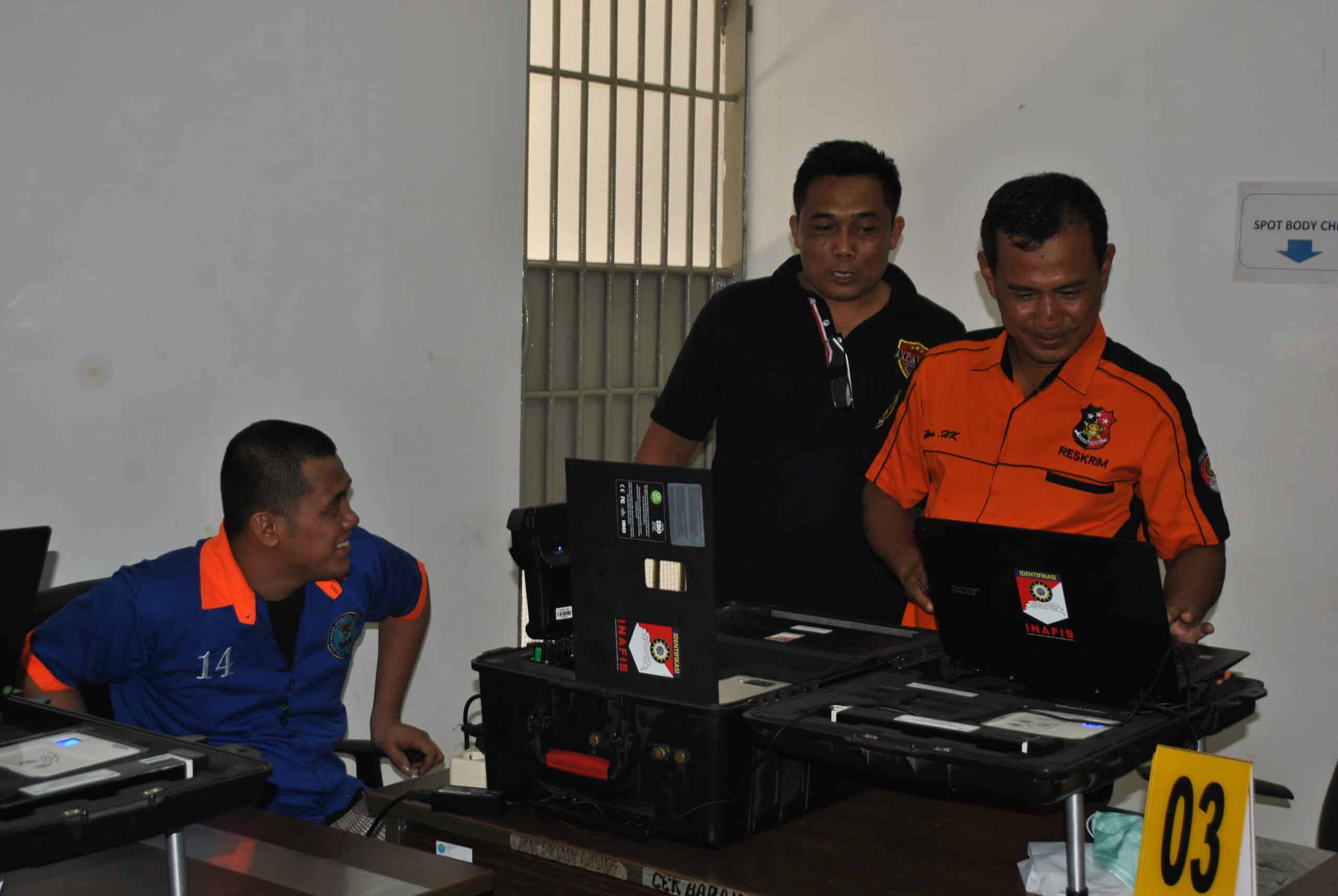 BNNP kaltim - Lakukan Perekaman data dan identifikasi Terhadap 18 tahanan BNNP Kaltim & 2 orang tahanan BNNK Samarinda.