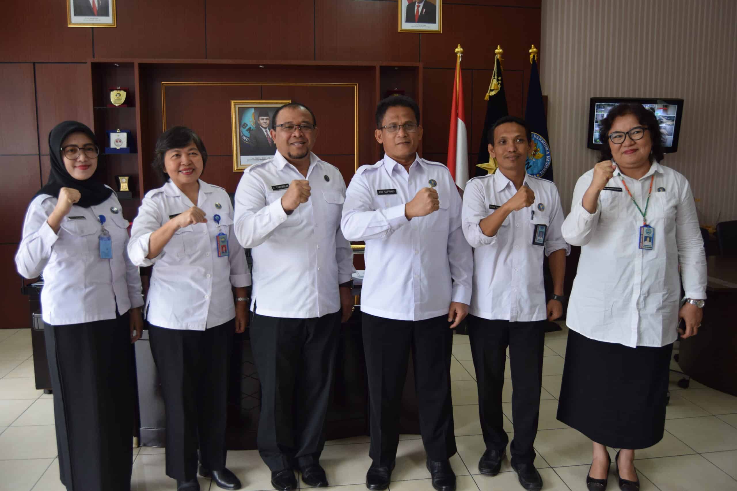 BNNP Kaltim - Tim Supervisi Datangin BNNP Kaltim Dan BNNK terkait dengan Tata Persuratan dan Sistem Pengarsipan oleh Karo Umum Settama BNN RI . BNNP Kaltim - Tim Supervisi Datangin BNNP Kaltim Dan BNNK terkait dengan Tata Persuratan dan Sistem Pengarsipan oleh Karo Umum Settama BNN RI .