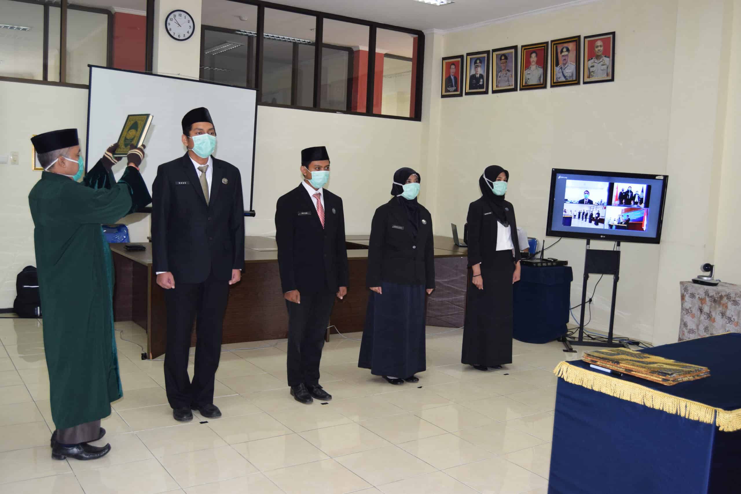 BNNP Kalimantan Timur - Pelantikan dan pengambilan sumpah Jabatan Fungsional Penyuluh Narkoba, Tenaga Kesehatan Dan Dokter muda dilingkungan BNNP Kaltim, BNNK Balikpapan serta BNNK Samarinda .