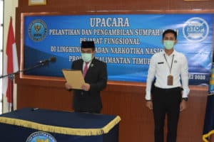 BNNP Kalimantan Timur - Pelantikan dan pengambilan sumpah Jabatan Fungsional Penyuluh Narkoba, Tenaga Kesehatan Dan Dokter muda dilingkungan BNNP Kaltim, BNNK Balikpapan serta BNNK Samarinda .
