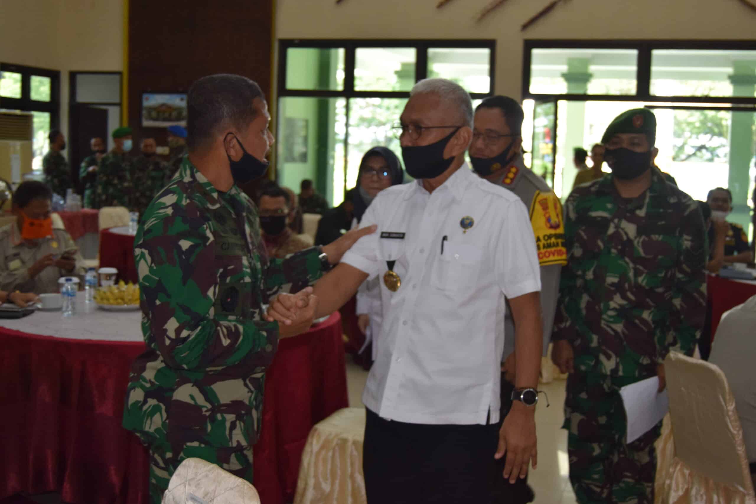 BNNP Kaltim - Brigjen TNI Cahyo Suryo Putro S.I.P, M.Si. Menegaskan Komunikasi Sosisl Dan Silaturahmi Menegakkan Disiplin Masyarakat Guna Memutus Penyebaran Covid-19 Di Kaltim, Akibat Covid-Kesehatan Masyarakat Menuju Ke Masa Pertahanan Kesehatan Masyarakat Yang Lebih Kuat Dalam Rangka Melawan Covid-19.