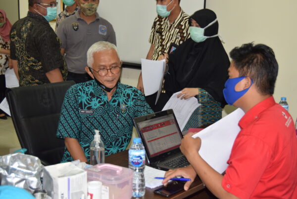 BNNP Kaltim - Badan Narkotika Nasional (BNN) Provinsi Kalimantan Timur bekerjasama dengan PMI Samarinda menyelenggarakan kegiatan donor darah Dan menghasilkan 51 Kantong Darah dari 62 Peserta.