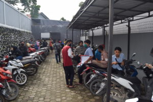 BNNP Kaltim - Beri pelayanan secara geratis, Namun mereka kita minta bawa alat tes kit uji narkotika yang bisa dibeli di apotik Serta membawa KTP bagi yang punya, jika tidak bawa KK