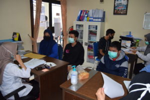 BNNP Kaltim - Beri pelayanan secara geratis, Namun mereka kita minta bawa alat tes kit uji narkotika yang bisa dibeli di apotik Serta membawa KTP bagi yang punya, jika tidak bawa KK