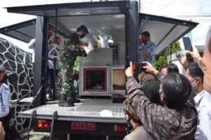 BNNP Kaltim - Pemusnahan barang bukti kali ini BNNP kaltim menggandeng Balai POM Samarinda Musnahkan Sabu denga incenerator.