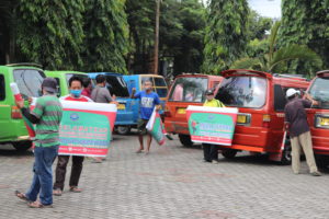 BNNP Kaltim - “ Selamatkan Keluarga Kita Dari Bahaya Penyalahgunaan Narkoba & Covid-19 dengan Hidup 100 Persen Sadar, Sehat, Produktif dan Bahagia, Himbauan ditempelkan di 35 angkot .