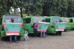 BNNP Kaltim - “ Selamatkan Keluarga Kita Dari Bahaya Penyalahgunaan Narkoba & Covid-19 dengan Hidup 100 Persen Sadar, Sehat, Produktif dan Bahagia, Himbauan ditempelkan di 35 angkot .