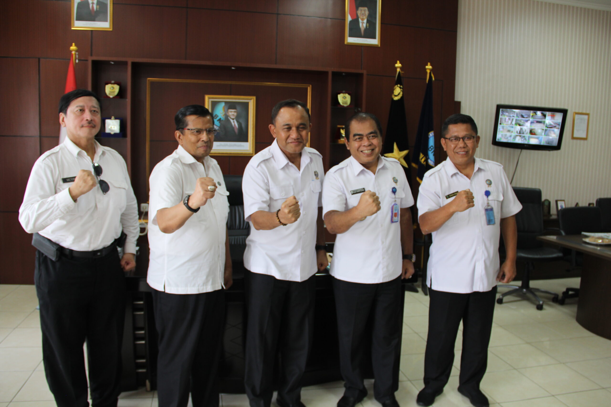 Dengan semangat Berantas Narkoba Di Bumi Kalimantan Timur Dengan semangat Berantas Narkoba Di Bumi Kalimantan Timur