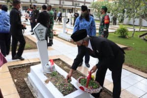 BNNP Kaltim - Pahlawan Sepanjang Massa ............. Ditaman Makam Pahlawan Samarinda