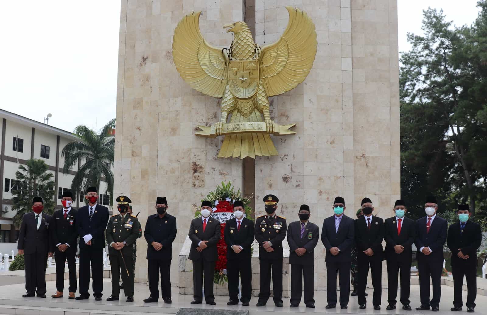 BNNP Kaltim - Pahlawan Sepanjang Massa ............. Ditaman Makam Pahlawan Samarinda BNNP Kaltim - Pahlawan Sepanjang Massa ............. Ditaman Makam Pahlawan Samarinda