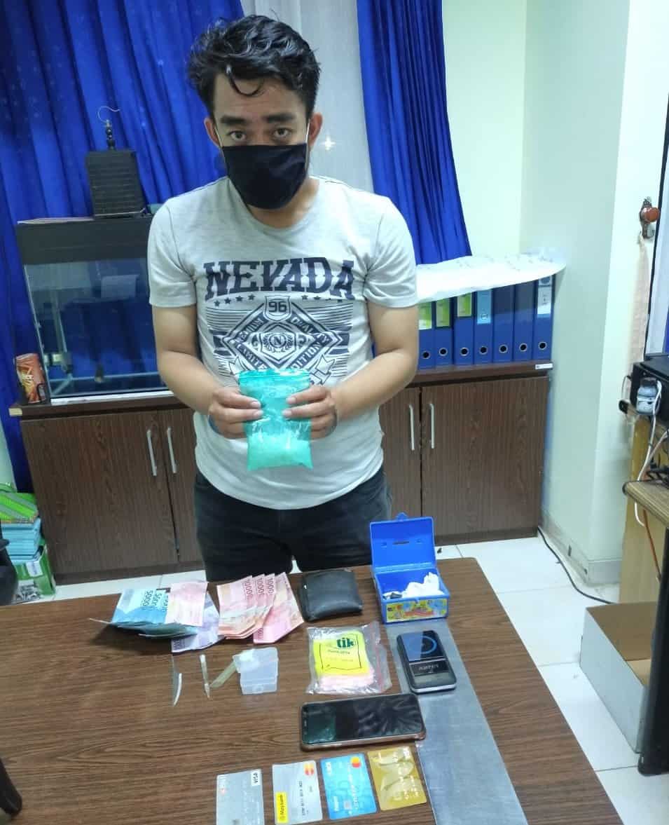 BNNP Kalimantan Timur - NR alias Rizal umur 25 tahun tergolong nekat, Namun aksi tersebut mengantarkanya NR ke penjara.