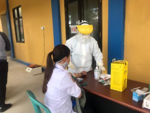 BNNP Kaltim - Sebanyak 17 pegawai Badan Narkotika Nasional kota Bontang menjalani "rapid test" atau tes cepat COVID-19. Gandeng LABKESDA Kota Bontang