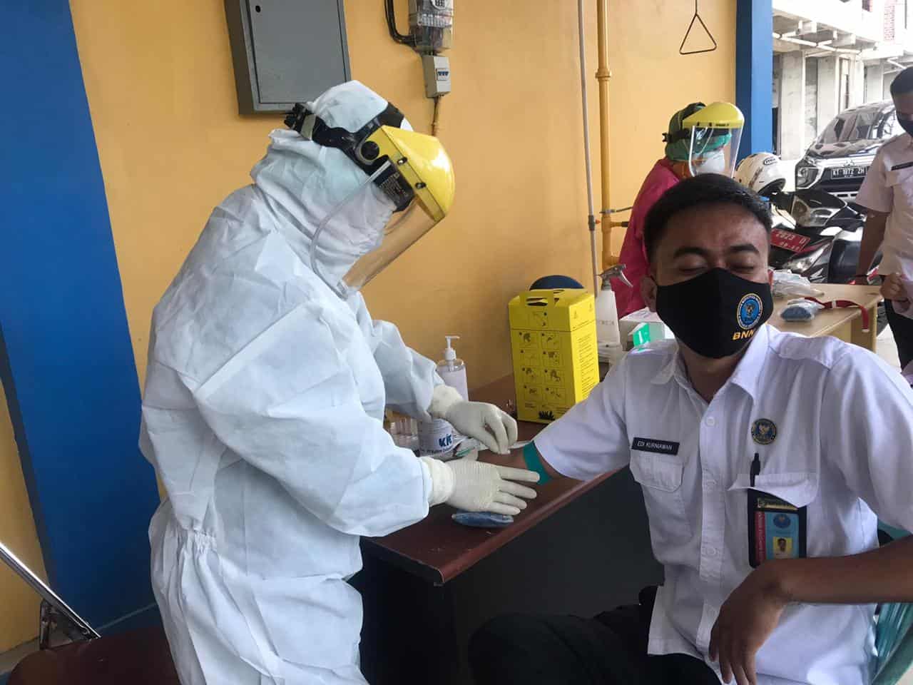 BNNP Kaltim - Angka kasus positif Covid-19 dikalimanatn Timur dari hari kehari terus mengalami penambahan hal tersebut membuat Gugus Tugas Percepatan Penanganan Covid-19 meningkatkan sebaran kampanye protokol kesehatan.