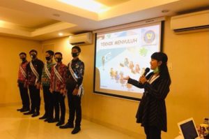 BNNP Kaltim - BNNK Balikpapan Beri Bekal 20 Finalis Duta Anti Narkoba