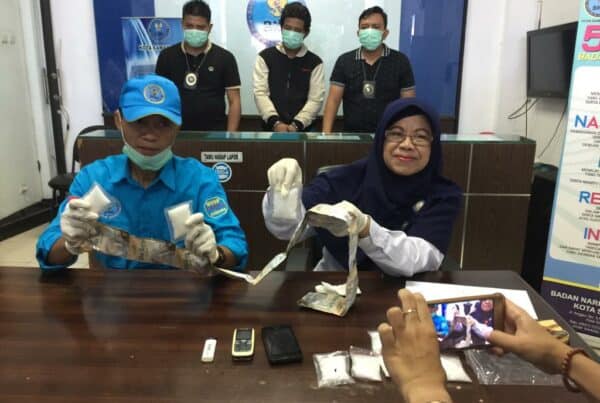 BNNK Samarinda - AG (33 tahun ) warga Jalan Pemuda II, Kelurahan Temindung Permai, Kecamatan Sungai Pinang, Bawa Narkotika jenis sabu sabu Diamankan BNNK Samarinda.