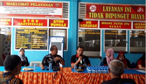 BNNK Balikpapan -Sebanyak 112 orang pegawai Lembaga Pemasyarakatan kota Balikpapan Dan Balai Pemasyarakatan Kelas II A Balikpapan dites urinenya oleh Badan Nasional Narkotika Kota (BNNK) Balikpapan