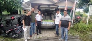 BNNP Kalimantan Timur - BNNK Bontang Peduli Kepada masyarakat Yang Terkena Imbas Virus Corona Dengan Membagikan Beras, Bantuan tersebut disalurkan kepada para petugas kebersihan penyapu jalan dikota Bontang