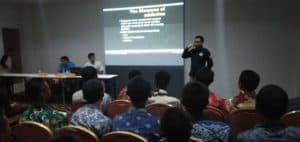 BNNK Bontang _ Kasi P2M Sofiansyah,SH   dan anggota Bidang Pemberantasan BNNK Kota Bontang mengingatkan Para Anggota paskibraka Kota Bontang  jangan sampai terlibat dalam peredaran dan penyalahgunaan narkoba dan obat-obatan terlarang.