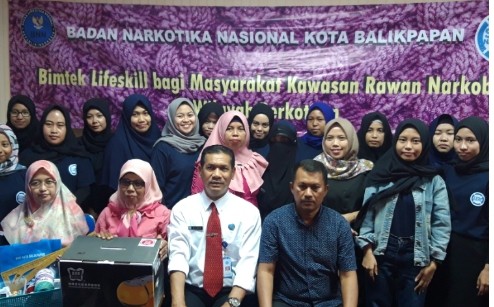 BNNK Balikpapan - Pelatihan Lifeskill Bagi Masyarakat Kawasan Rawan Narkoba ’ sasarannya agar dapat mengembangkan ketrampilan warga di bidang Jahit menjahit 