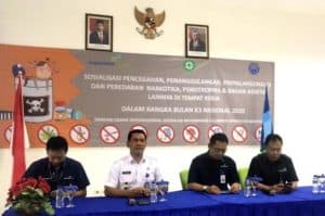 BNNP Kaltim - Badan Narkotika Nasional (BNN) Kota Balikpapan memberikan penyuluhan bahaya narkoba di PT Angkasa Pura I dalam rangka memperingati Bulan K3 th 2020