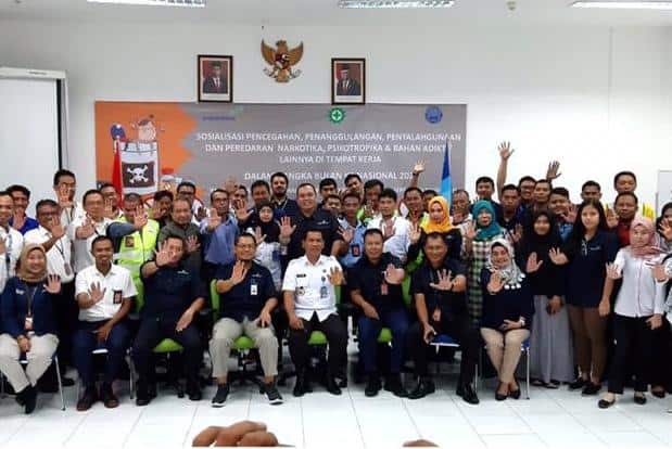 BNNP Kaltim - Badan Narkotika Nasional (BNN) Kota Balikpapan memberikan penyuluhan bahaya narkoba di PT Angkasa Pura I dalam rangka memperingati Bulan K3 th 2020