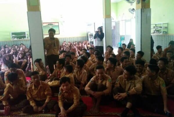 BNNK Samarinda - SMP  Negeri 5  samarinda  menggandeng  BNNK Samarinda Jum,at  tanggal   18  Oktober  2019  mengadakan  seminar  bertajuk Millenial Sehat Tanpa Narkoba  Menuju Indonesia Unggul bersama PLP-KKN Universitas Mulawarman-Samarinda .