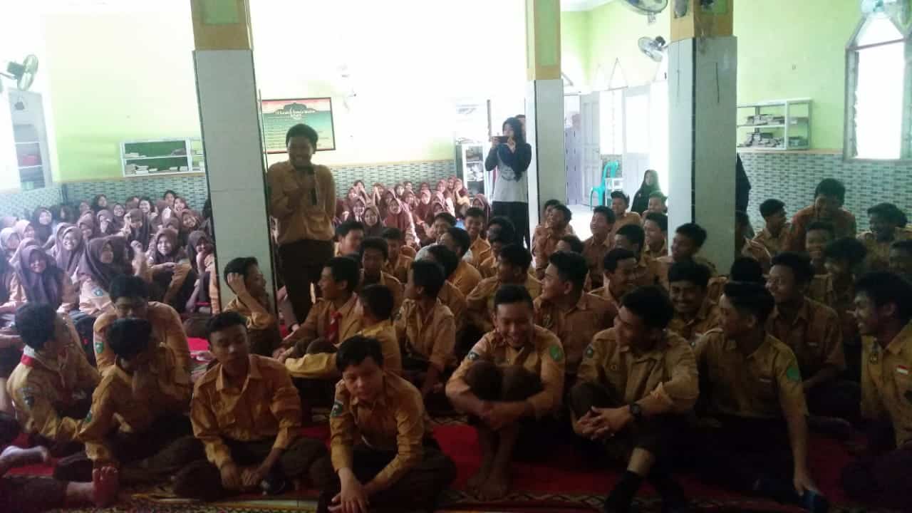 BNNK Samarinda - SMP  Negeri 5  samarinda  menggandeng  BNNK Samarinda Jum,at  tanggal   18  Oktober  2019  mengadakan  seminar  bertajuk Millenial Sehat Tanpa Narkoba  Menuju Indonesia Unggul bersama PLP-KKN Universitas Mulawarman-Samarinda .