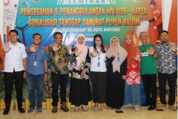 BNNP Kaltim - PT Pupuk Kalimantan Timur (Pupuk Kaltim) Mengandeng BNNK Kota Bontang menggelar seminar pencegahan dan penanggulangan HIV/AIDS dan Narkotika Psikotropika dan Zat Adiktif lainnya (NAPZA).