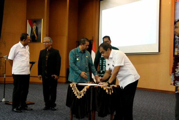 MOU Antara Universitas Mulawarman dan KPID Kaltim dengan BNNP Kaltim