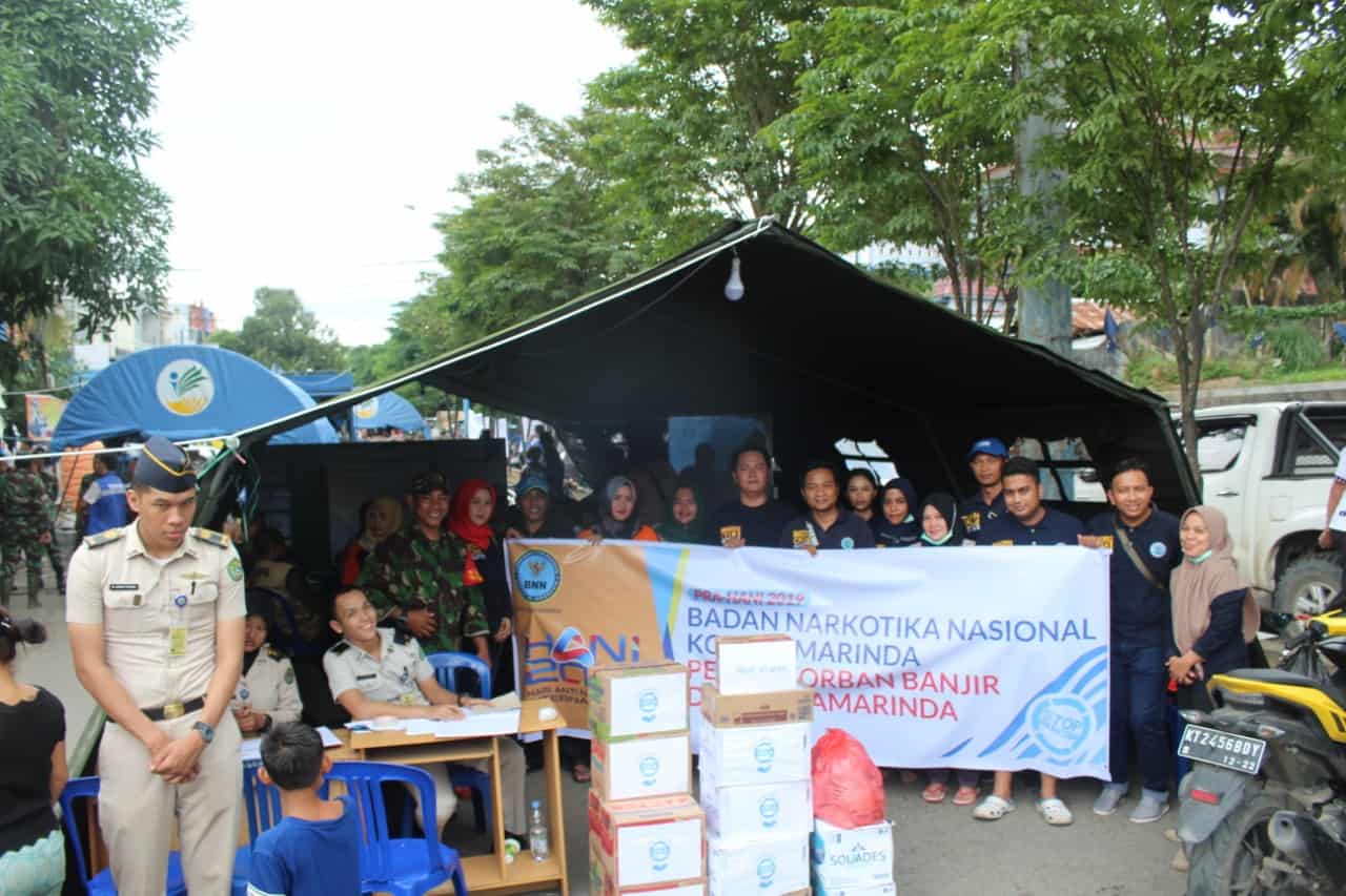 BNNK - Dalam Rangka Pra-HANI 2019 BNN Kota Samarinda Peduli Korban Banjir di Samarinda BNNK - Dalam Rangka Pra-HANI 2019 BNN Kota Samarinda Peduli Korban Banjir di Samarinda
