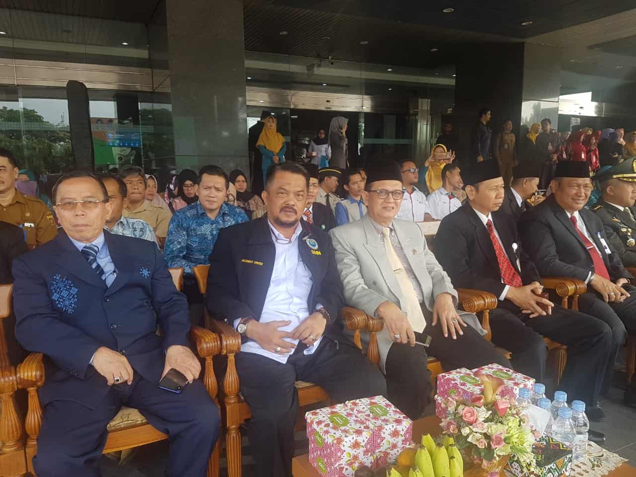 Generasi Sehat Indonesia Unggul merupakan tema dari Peringatan Hari Kesehatan Nasional (HKN) ke-55 di akhir periode pembangunan 2015-2019 ini.