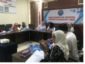BNNP Kaltim - memberikan bekal kepada 15 orang agen pemulihan dari beberapa kelurahan di Samarinda