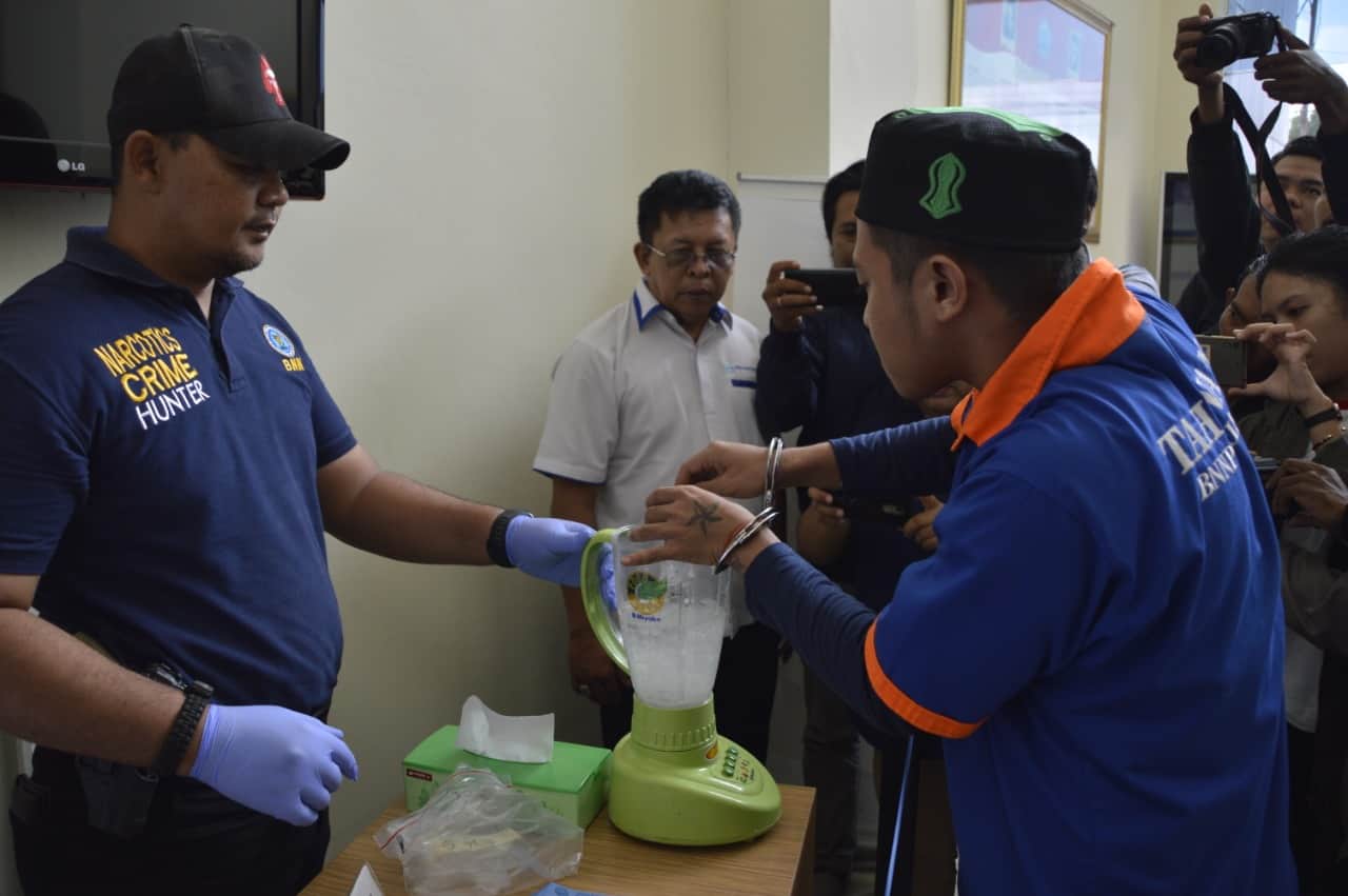 BNNP Kaltim , _ Pemusnahan 11 bungkus narkotika jenis sabu seberat 1.027,39 gram, dan Narkotika jenis lainya berupa 200 ekstasi dengan berat 83,18 gram.