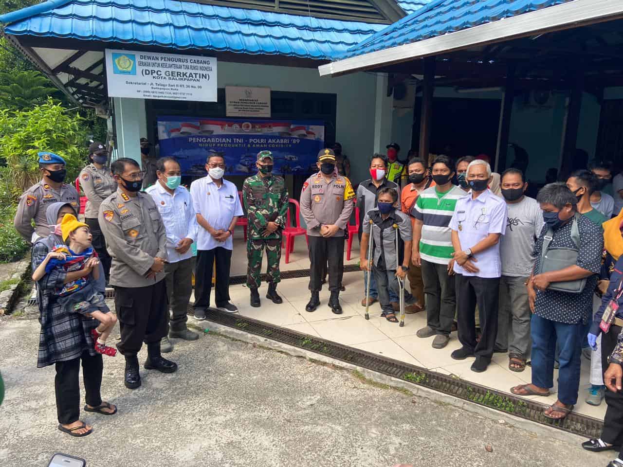 BNNP Kaltim - Turut Berikan Dukungan Alumnus Akabri 89 Gelar Bakti Sosial, Di panti disabilitas dan panti jompo Bhakti Abadi, akibat terkena Imbas Virus Corona. BNNP Kaltim - Turut Berikan Dukungan Alumnus Akabri 89 Gelar Bakti Sosial, Di panti disabilitas dan panti jompo Bhakti Abadi, akibat terkena Imbas Virus Corona.