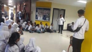 BNNP Kaltim - usia remaja, tergolong dalam usia rentan terhadap penyalahgunaan narkoba, karena di usia ini sedang tumbuh kembang dan proses pencarian jati diri.