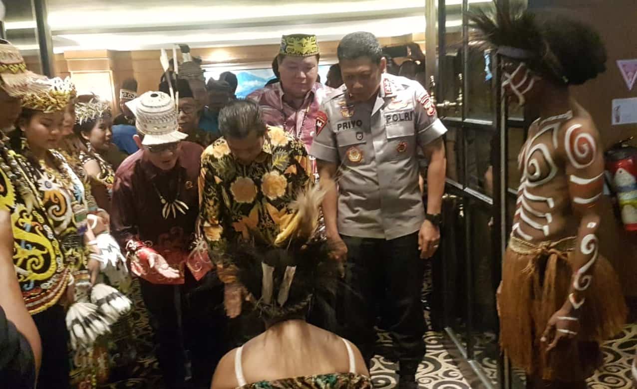 BNNP Kaltim - Kerukunan Lintas Etnis, Agama, Pemuda, dan Ormas Se-Kalimantan Timur, sepakat   dan bersama-sama membacakan deklarasi damai dalam dalam acara  Silaturahmi Kebangsaan Lintas Etnis, Agama, Pemuda dan Ormas Se-Kalimantan Timur.