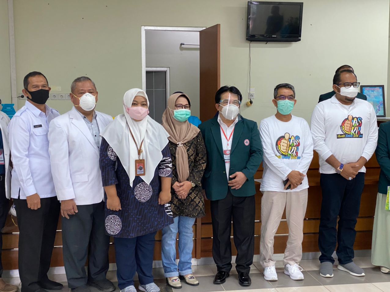 BNNP Kaltim - Setelah dinyatakan negatif covid -19, pasangan calon Bupati dan Wakil Bupati Kutai Timur, Drs H Ardiansyah Sulaiman M Si dan H Kasmidi Bulang Lakukan Pemeriksaan Bahaya Narkotika .