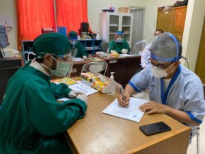 BNNP Kaltim - Setelah dinyatakan negatif covid -19, pasangan calon Bupati dan Wakil Bupati Kutai Timur, Drs H Ardiansyah Sulaiman M Si dan H Kasmidi Bulang Lakukan Pemeriksaan Bahaya Narkotika .